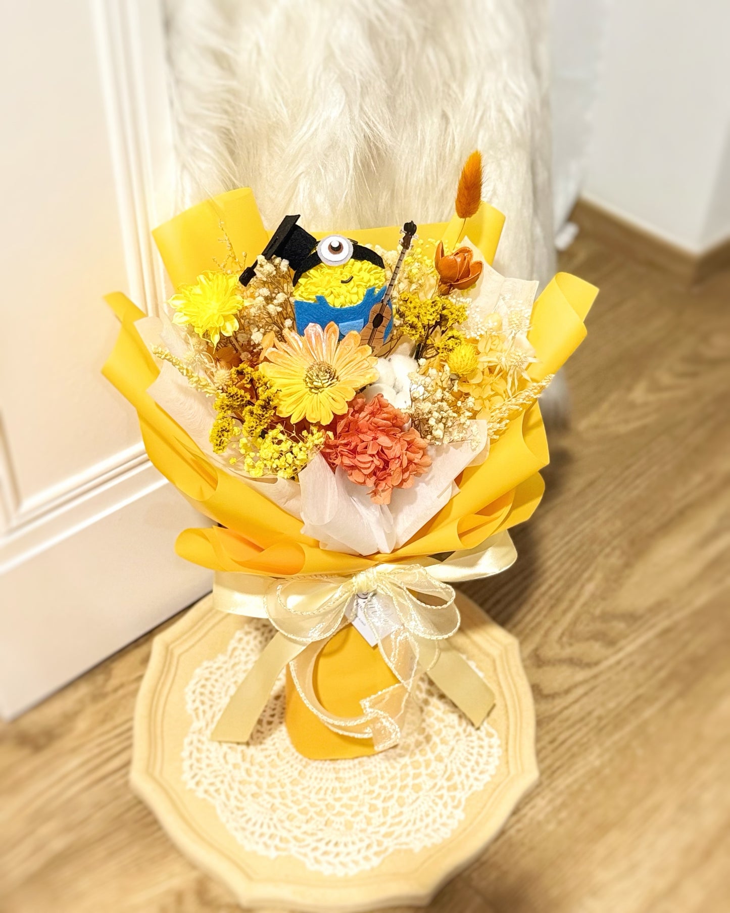 畢業迷你兵團Minions-Stuart｜橙黃XS乾花木棉x保鮮花花束